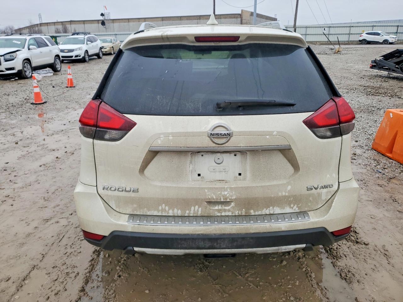 2017 NISSAN ROGUE SV photo 6