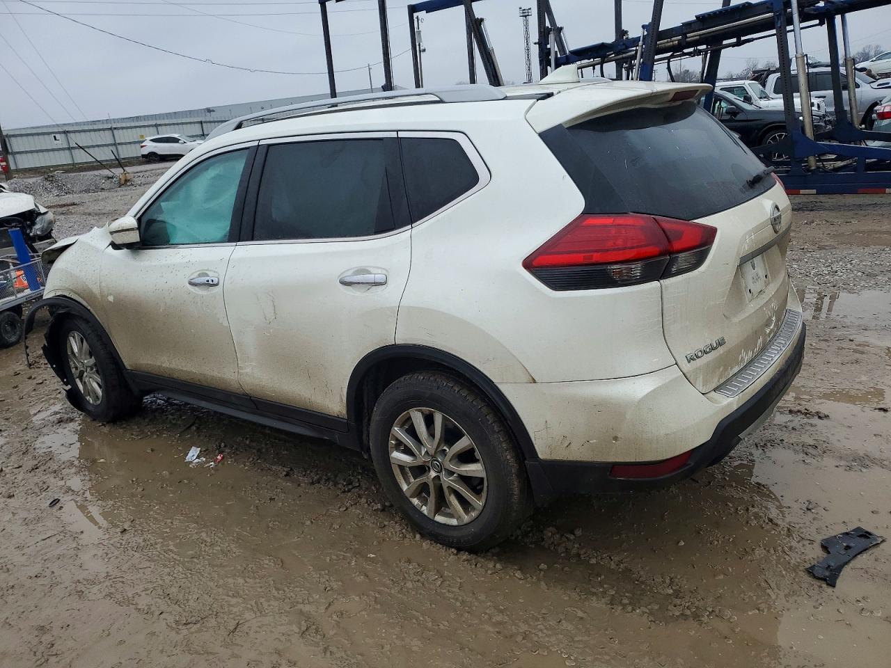 2017 NISSAN ROGUE SV photo 2