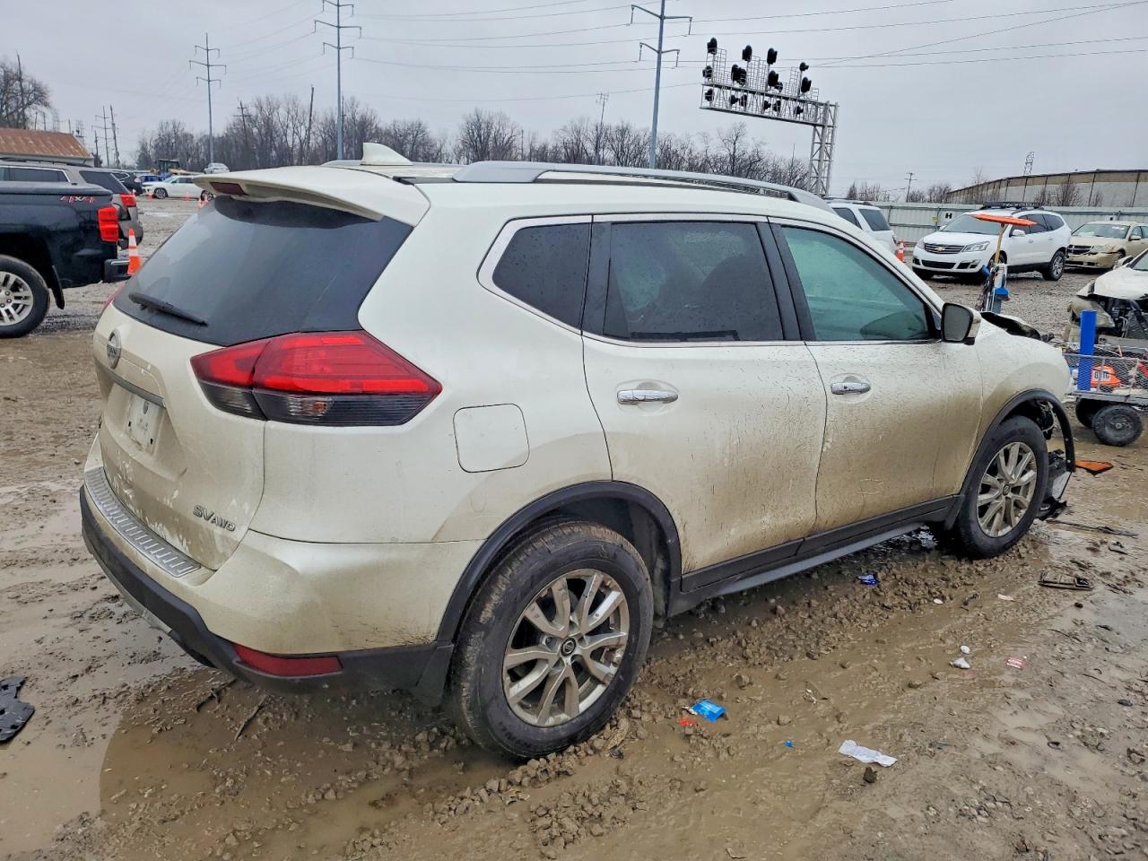 2017 NISSAN ROGUE SV photo 3