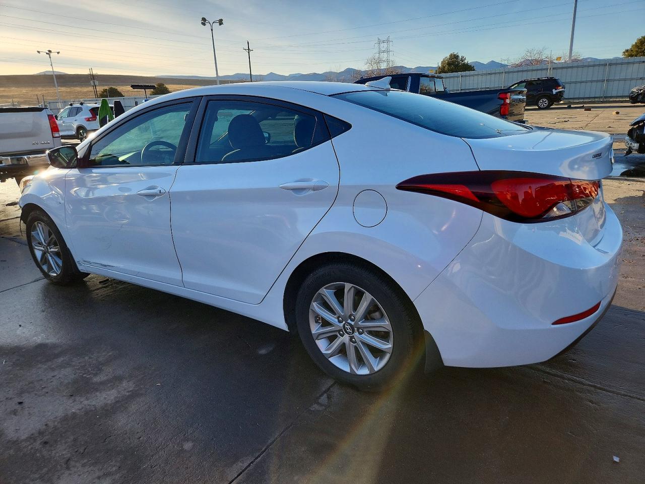 2016 HYUNDAI ELANTRA SE photo 2