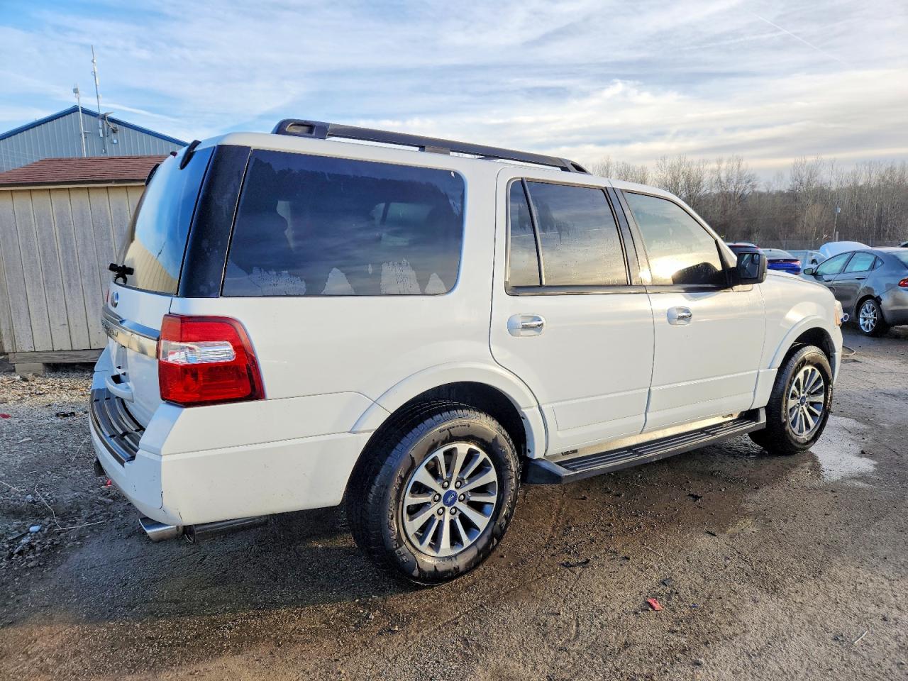 2017 FORD EXPEDITION XLT photo 5