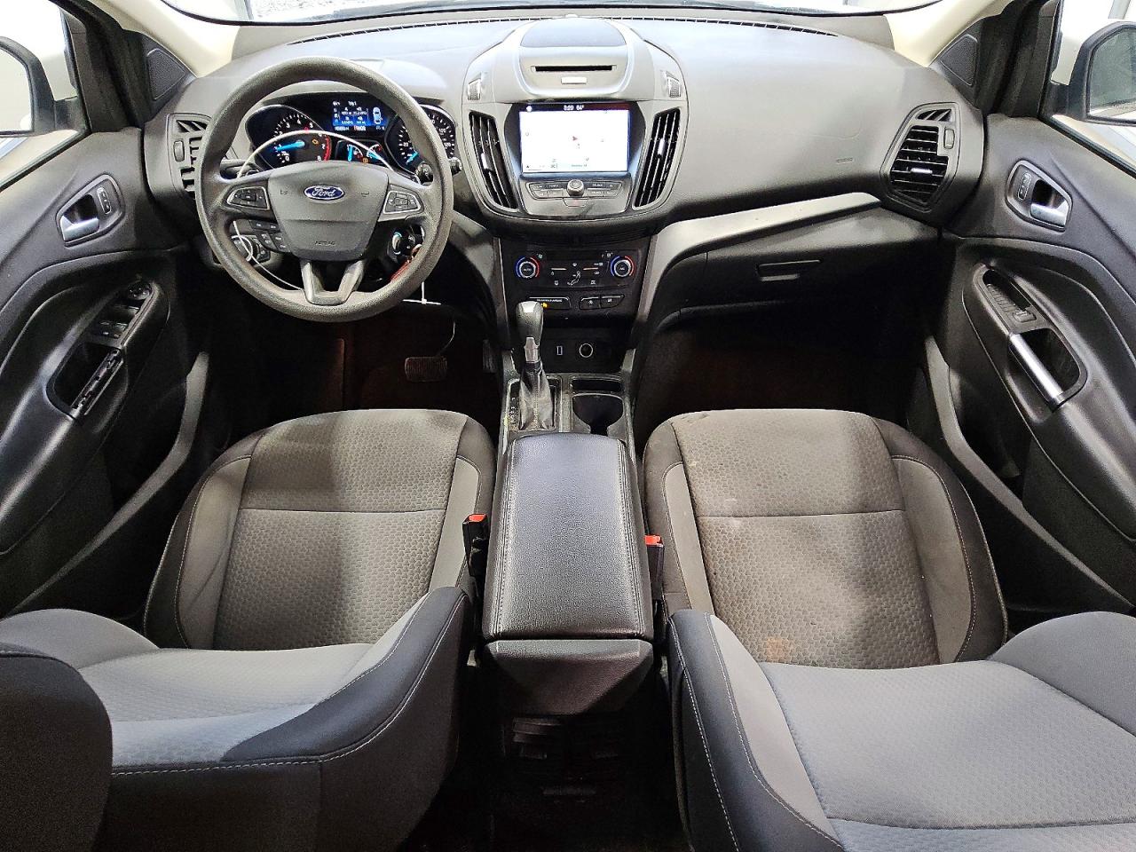 2017 FORD ESCAPE SE photo 8