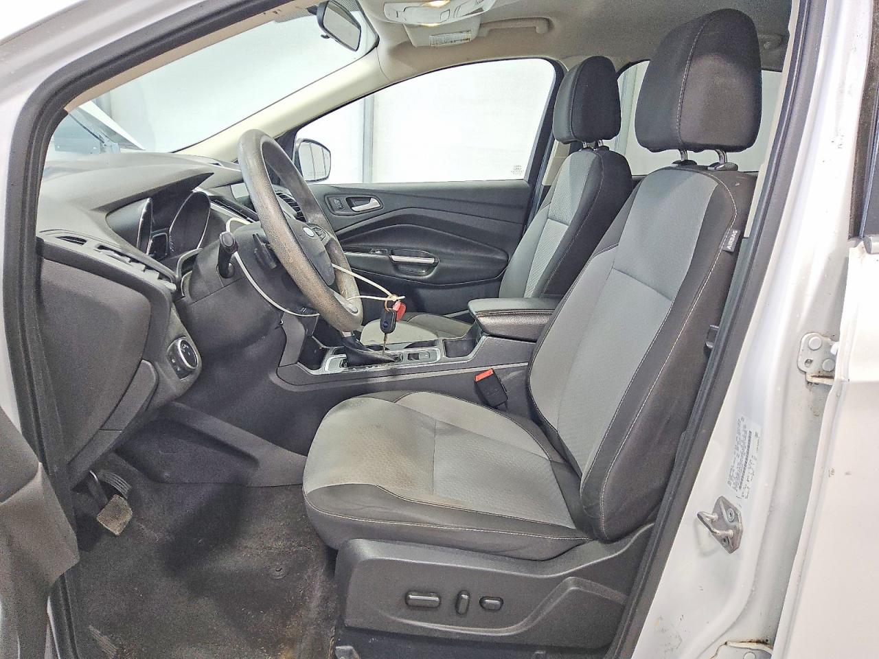 2017 FORD ESCAPE SE photo 7