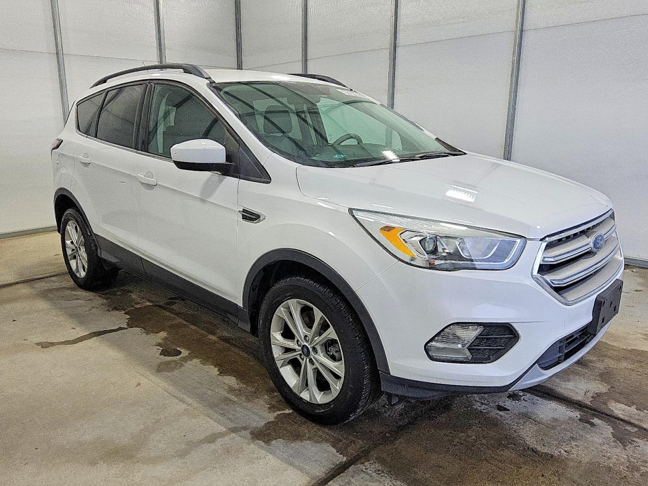 2017 FORD ESCAPE SE photo 4