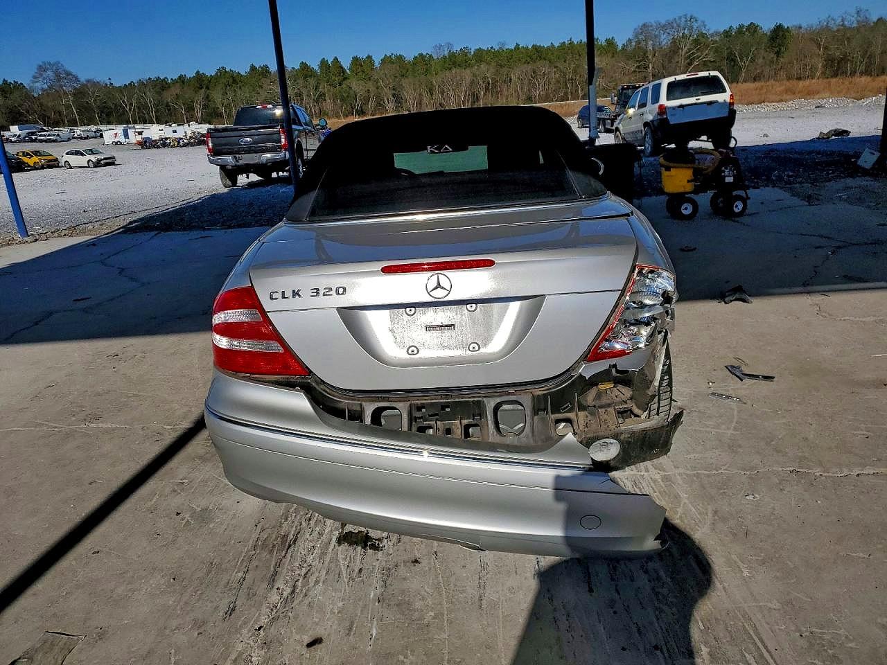 2005 MERCEDES-BENZ CLK 320 photo 6