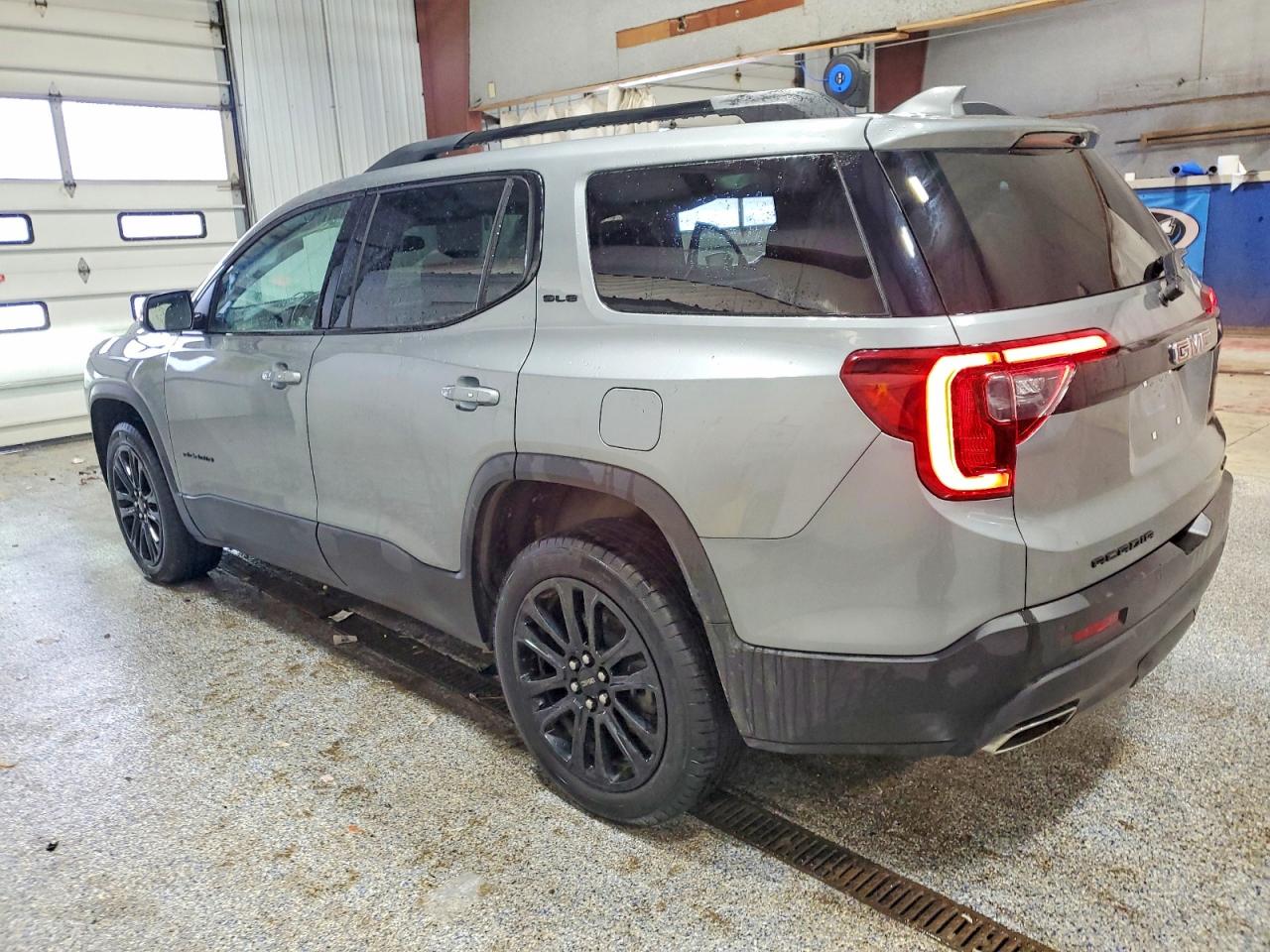 2023 GMC ACADIA SLE photo 2