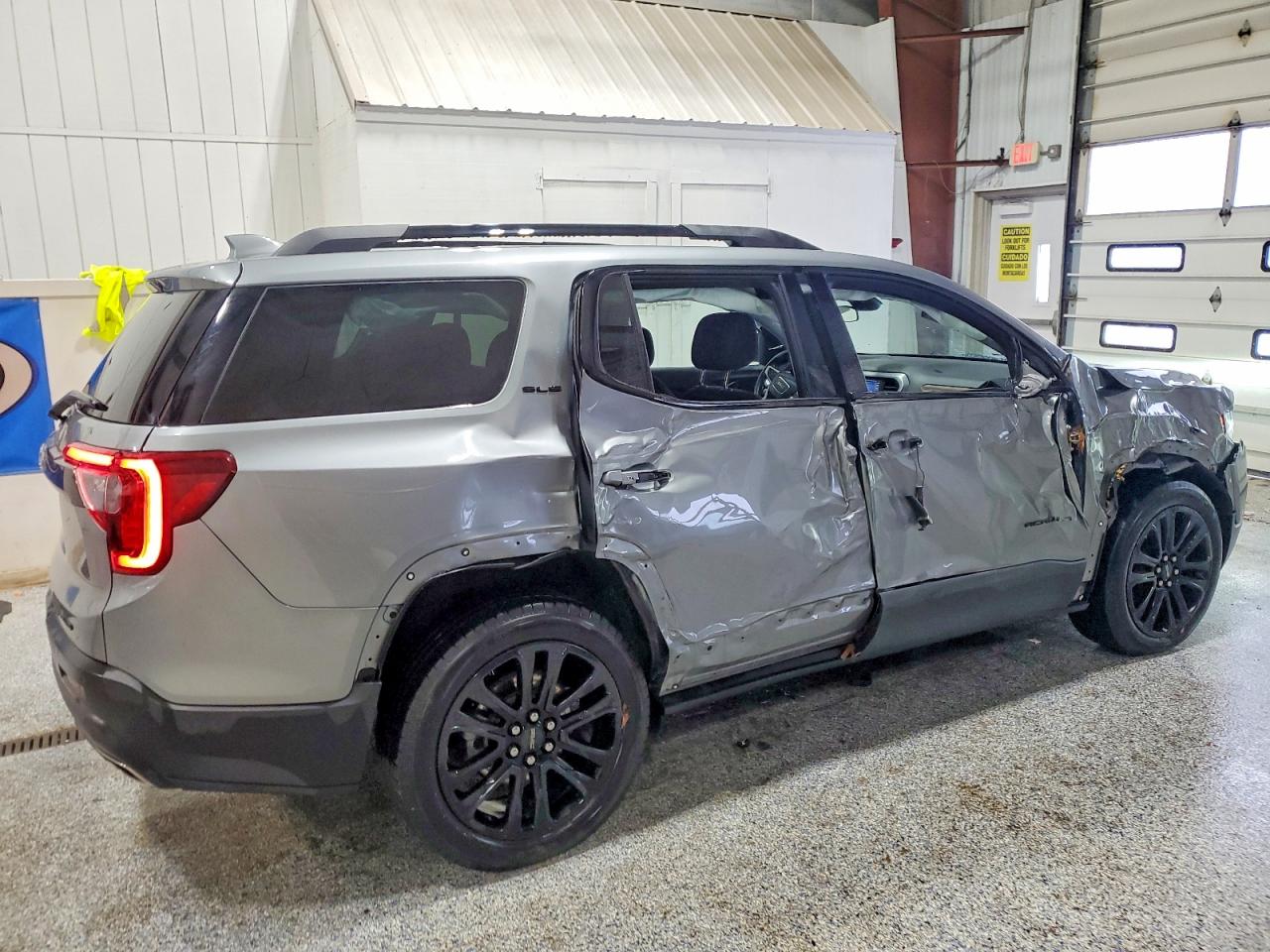 2023 GMC ACADIA SLE photo 3