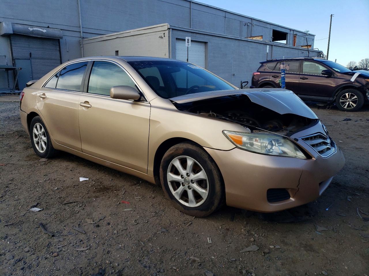 2010 TOYOTA CAMRY BASE photo 4