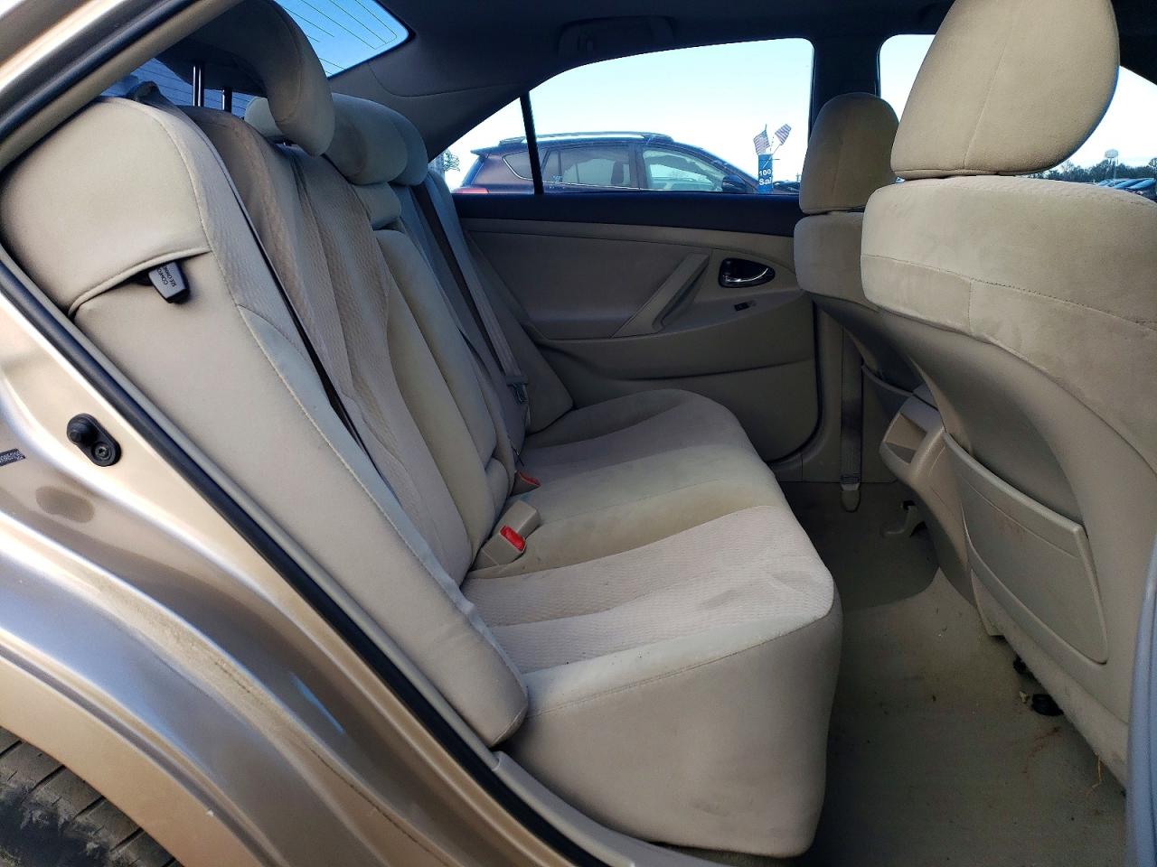 2010 TOYOTA CAMRY BASE photo 10