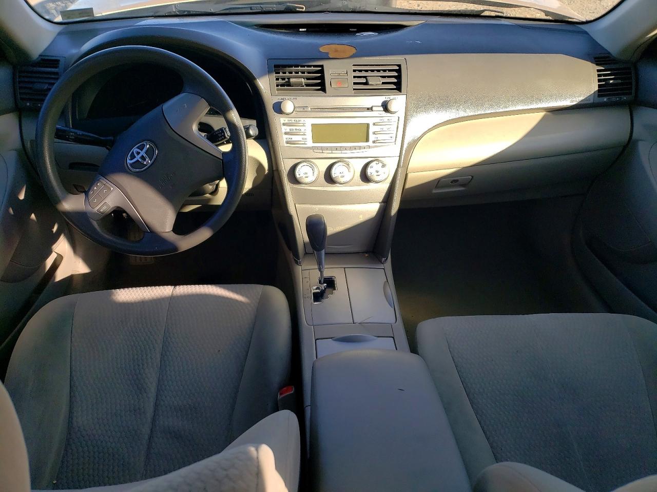 2010 TOYOTA CAMRY BASE photo 8