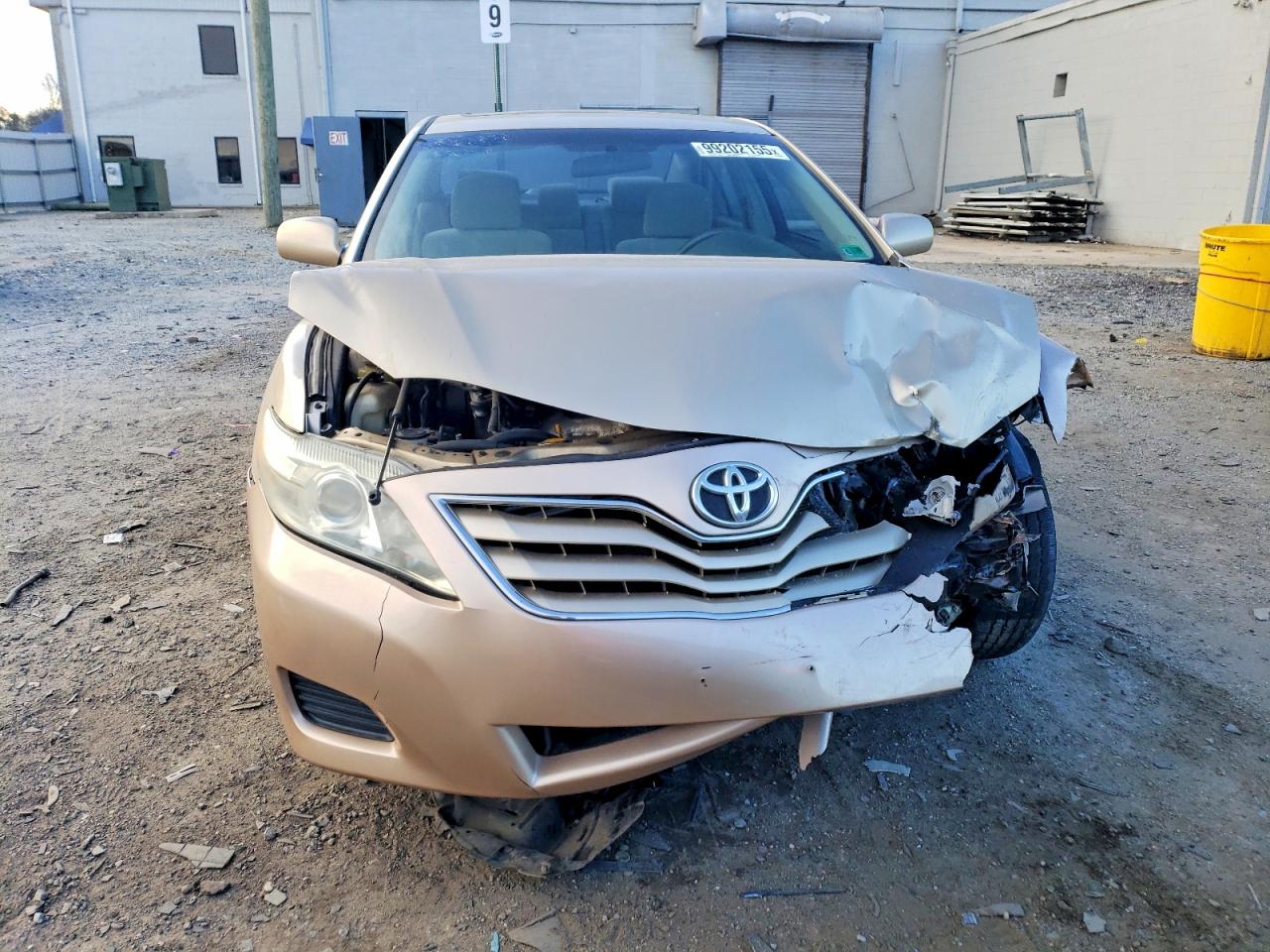 2010 TOYOTA CAMRY BASE photo 5
