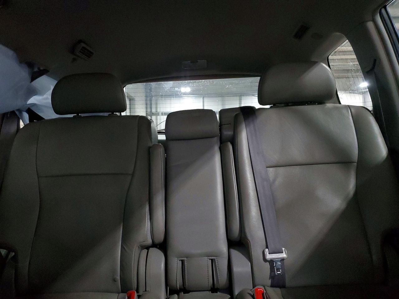 2011 TOYOTA HIGHLANDER LIMITED photo 10