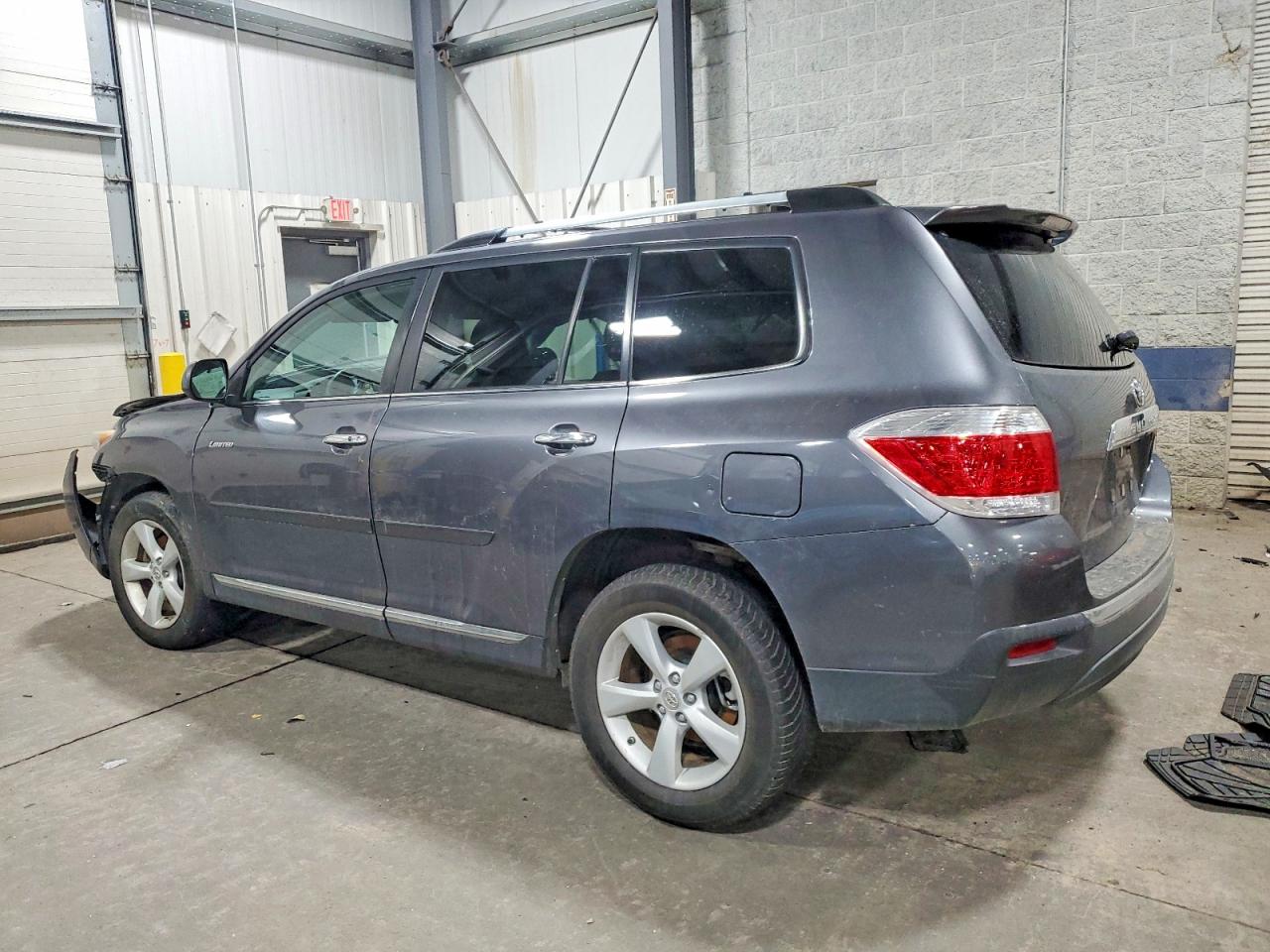 2011 TOYOTA HIGHLANDER LIMITED photo 2