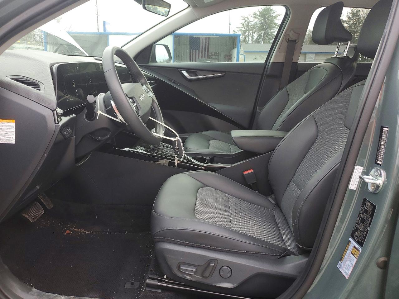 2023 KIA NIRO EX photo 7