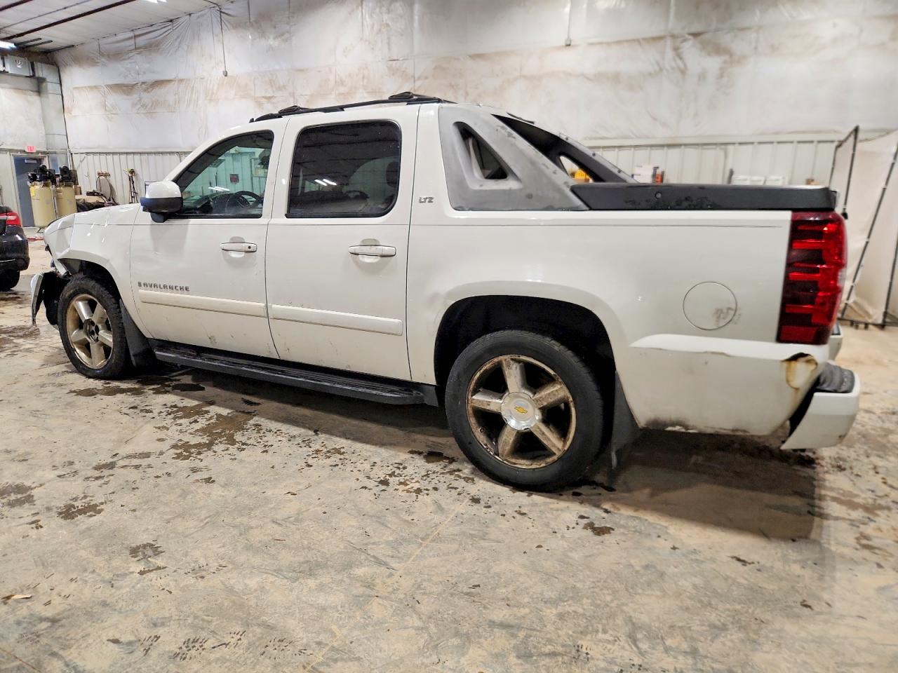 2007 CHEVROLET AVALANCHE C1500 photo 2