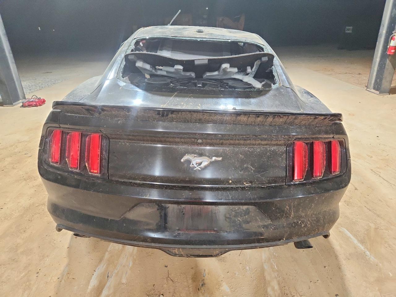 2017 FORD MUSTANG photo 6