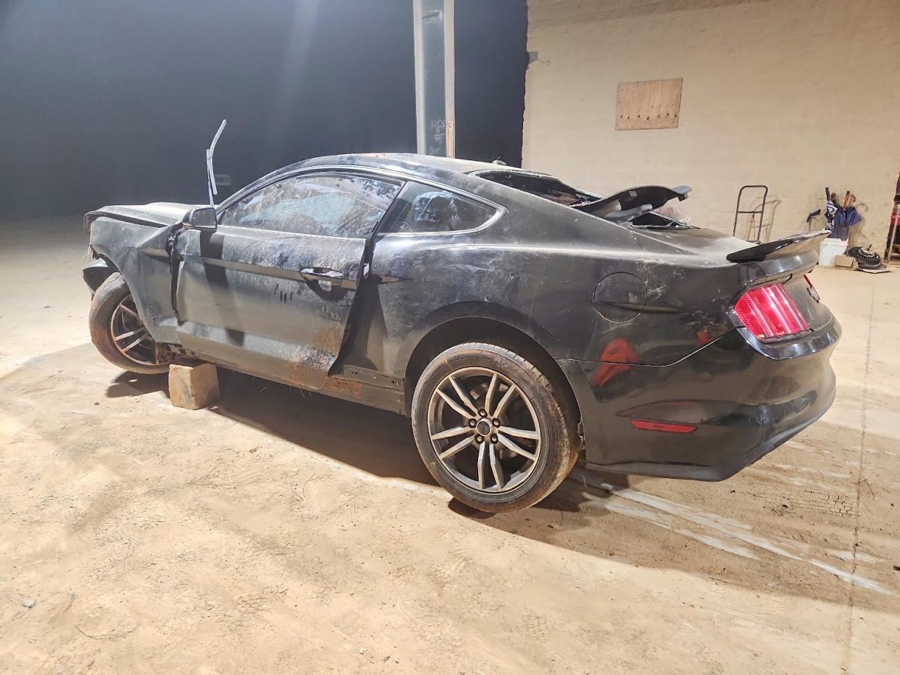 2017 FORD MUSTANG photo 2