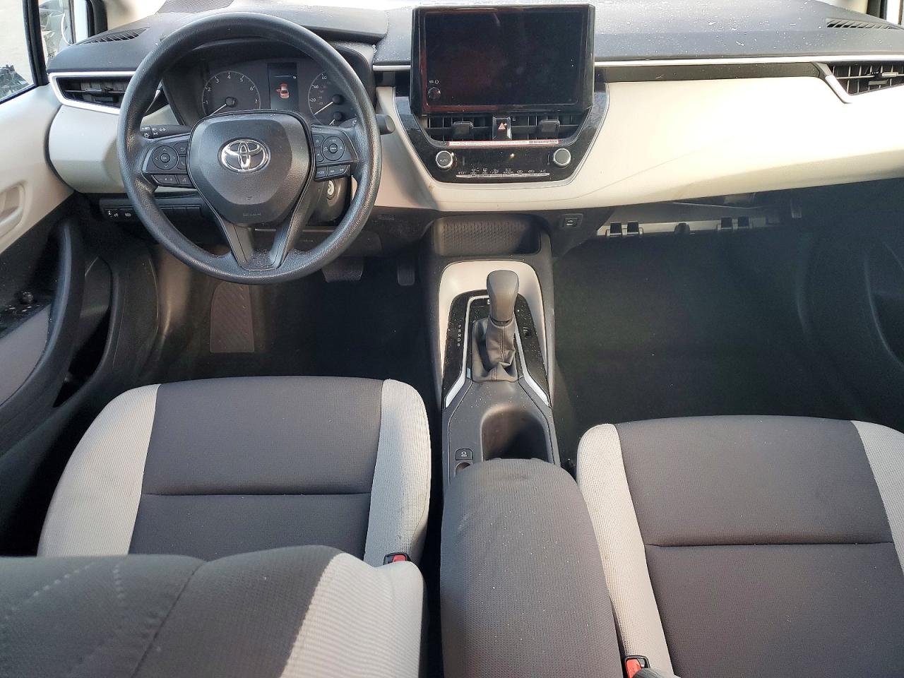 2025 TOYOTA COROLLA LE photo 8