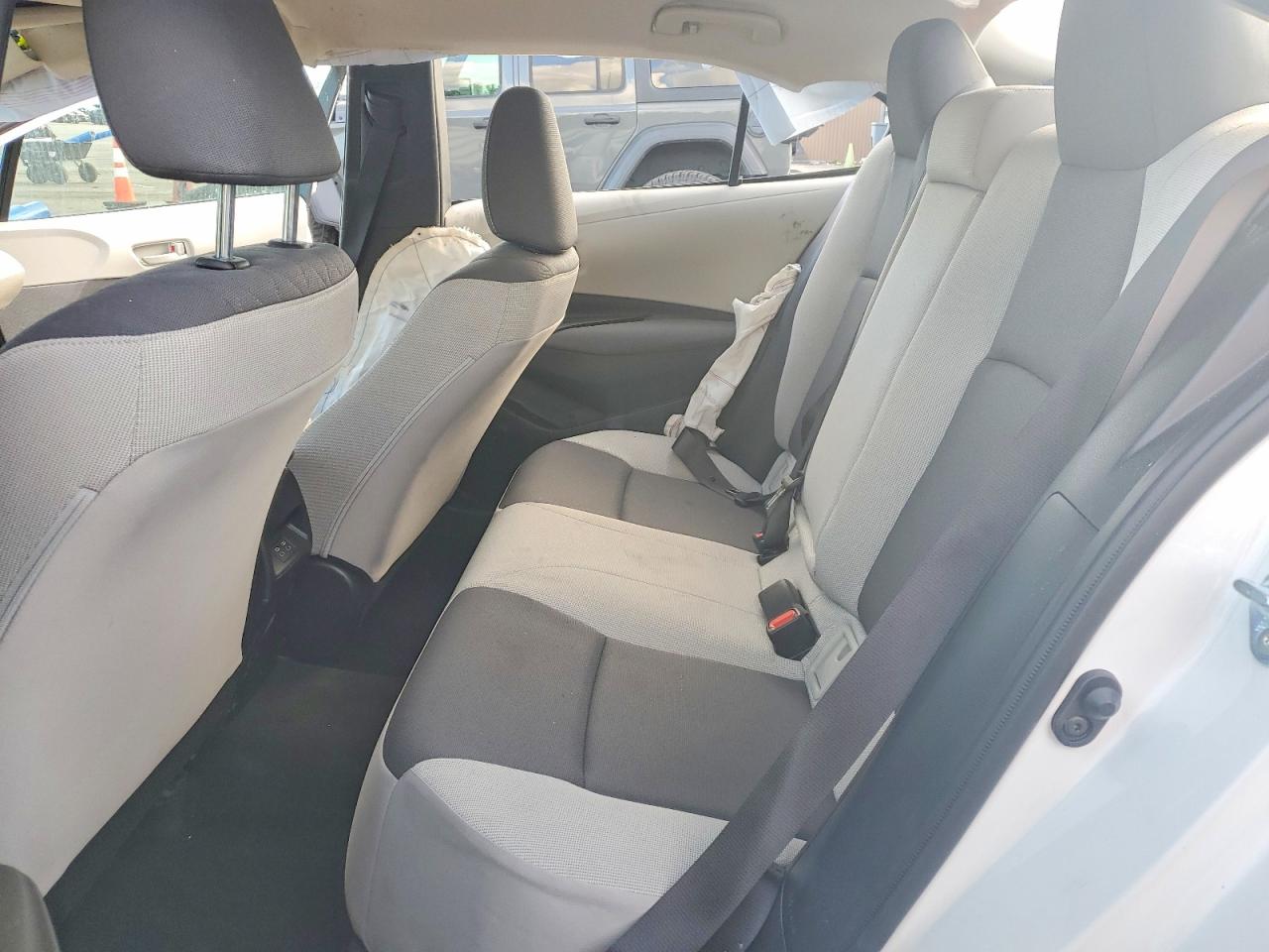 2025 TOYOTA COROLLA LE photo 10