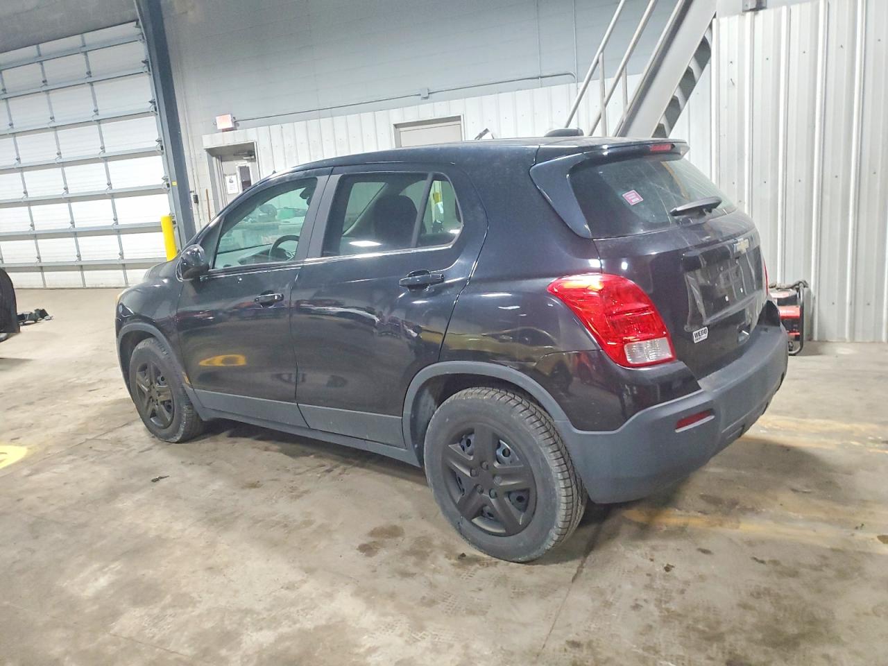 2015 CHEVROLET TRAX LS photo 2
