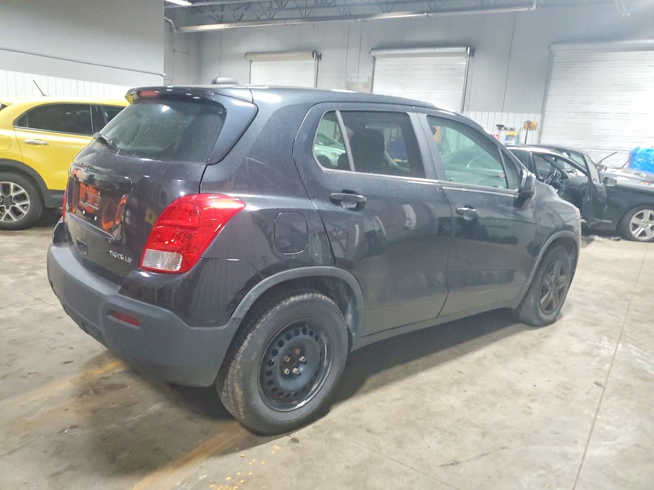 2015 CHEVROLET TRAX LS photo 3