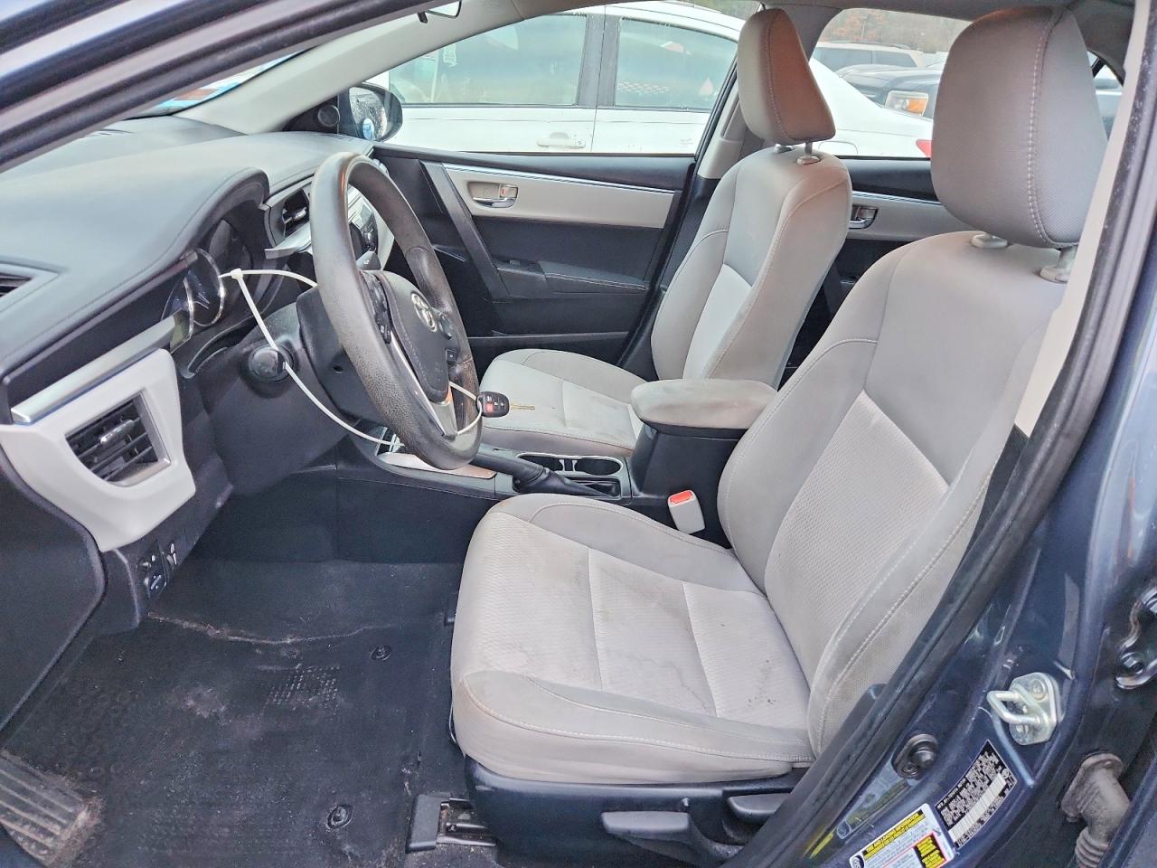 2015 TOYOTA COROLLA L photo 7