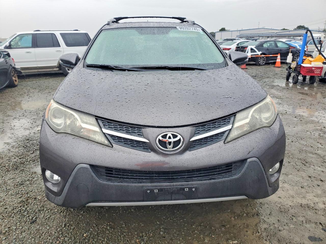 2015 TOYOTA RAV4 XLE photo 5