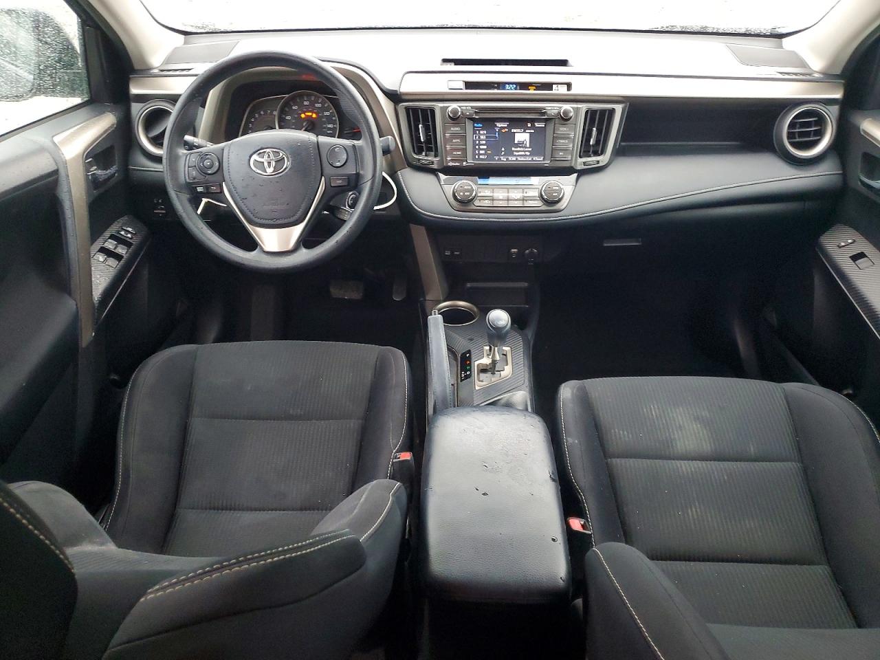 2015 TOYOTA RAV4 XLE photo 8