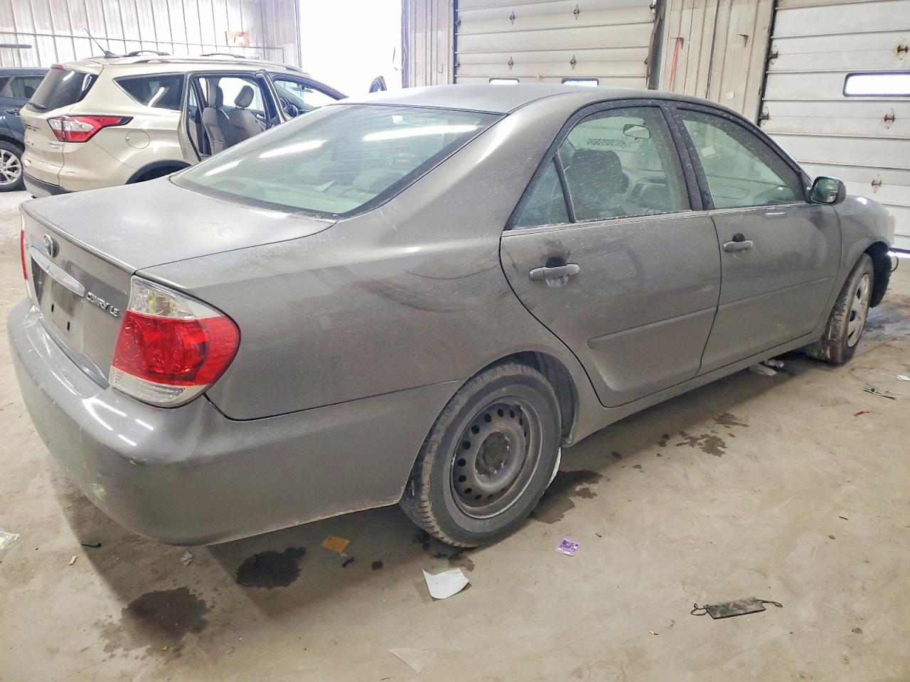 2006 TOYOTA CAMRY LE photo 3