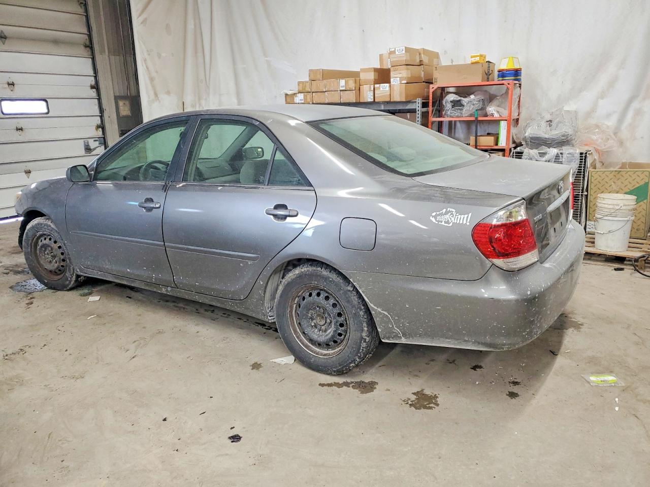 2006 TOYOTA CAMRY LE photo 2