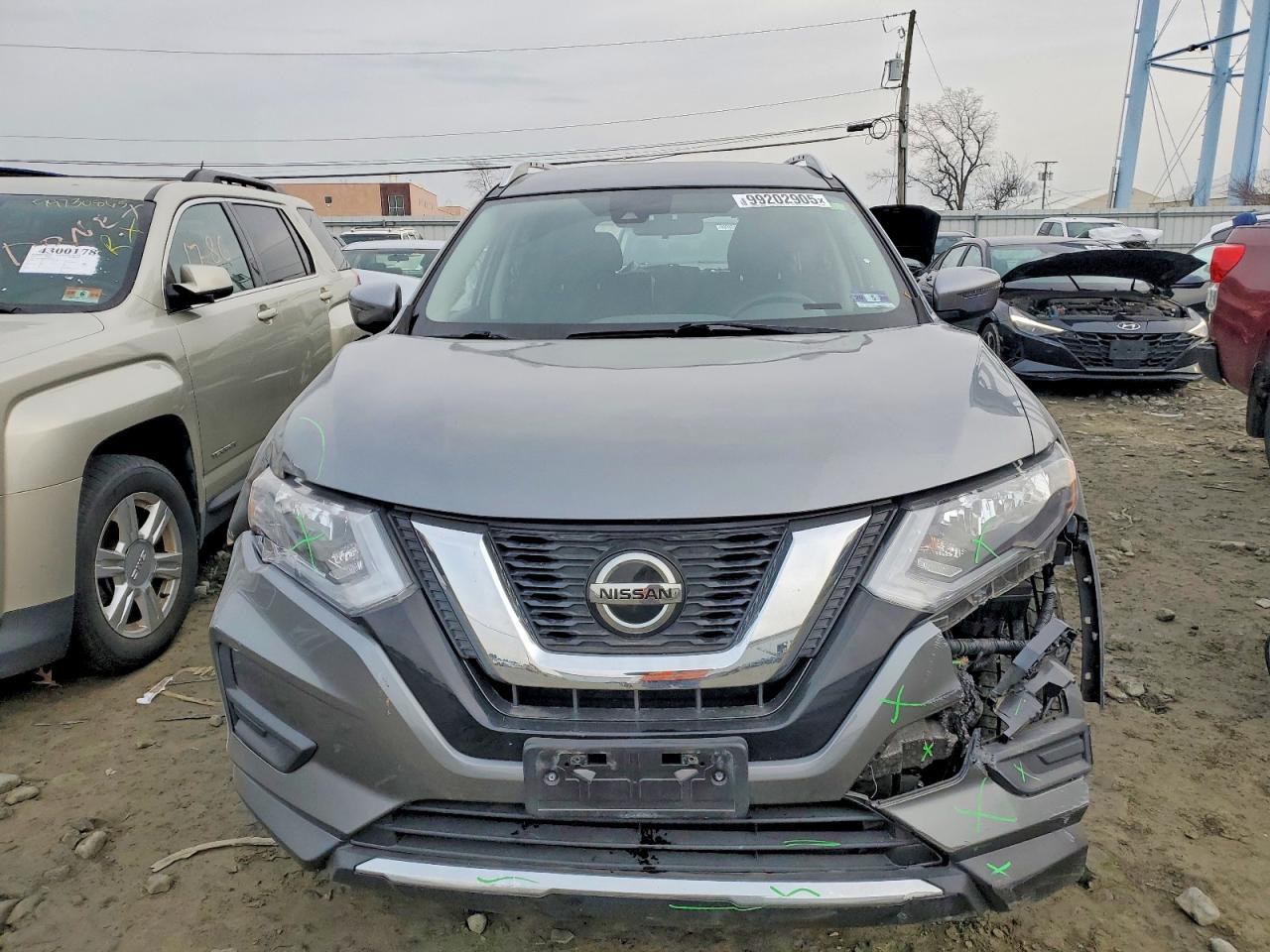 2019 NISSAN ROGUE S photo 5