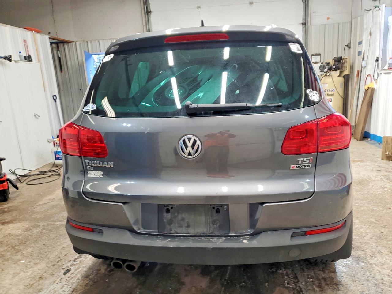 2016 VOLKSWAGEN TIGUAN S photo 6