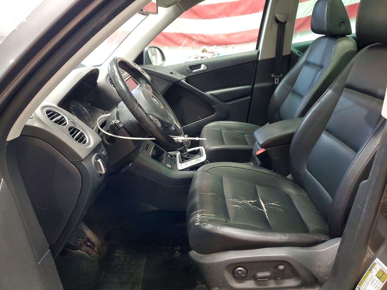 2016 VOLKSWAGEN TIGUAN S photo 7