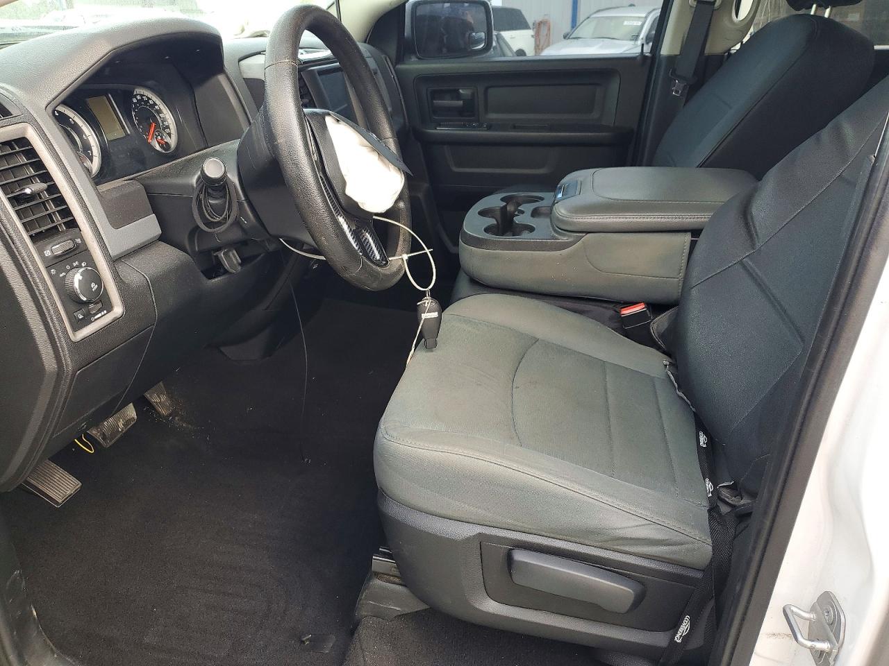 2016 RAM 1500 ST photo 7