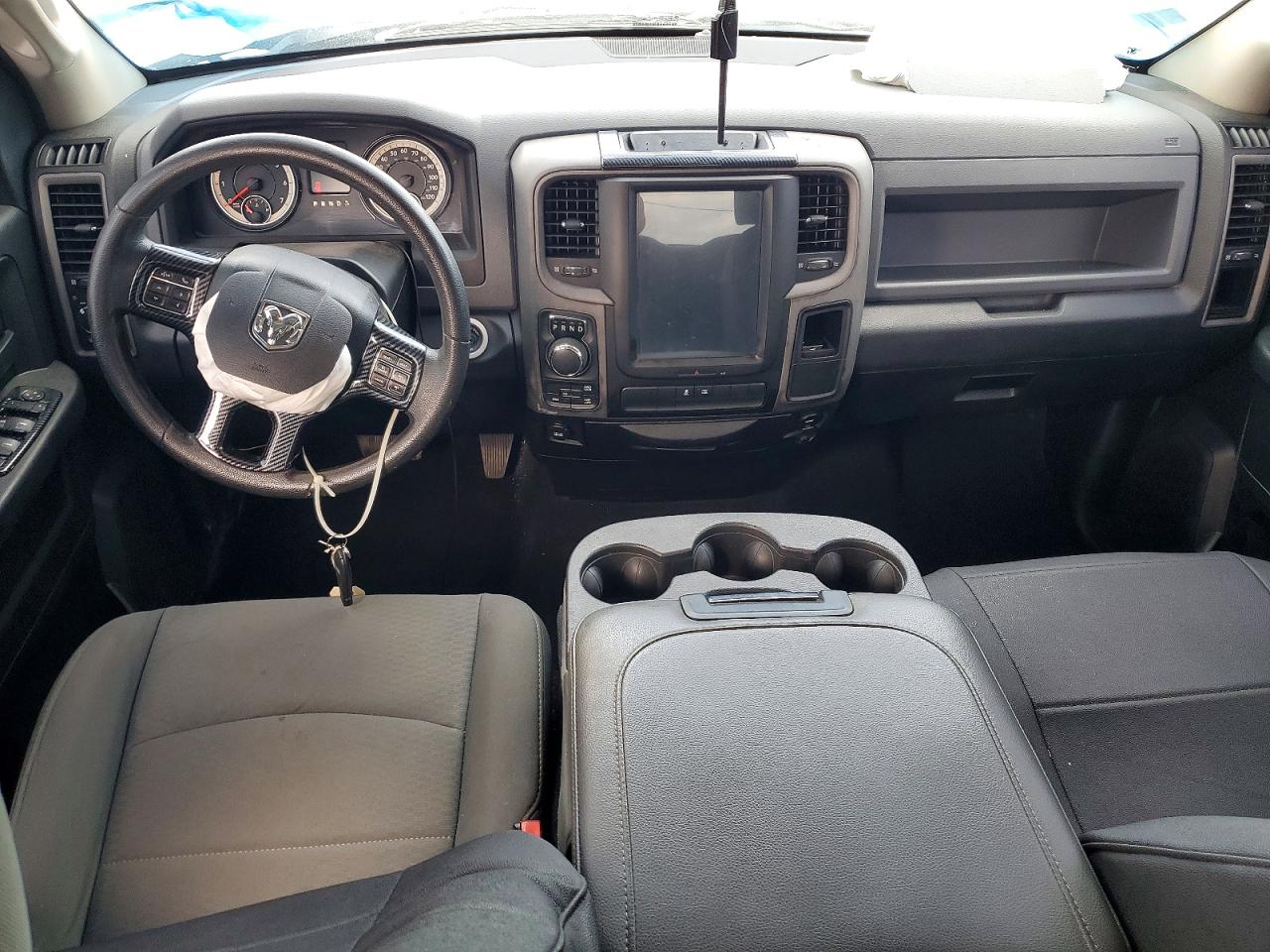 2016 RAM 1500 ST photo 8