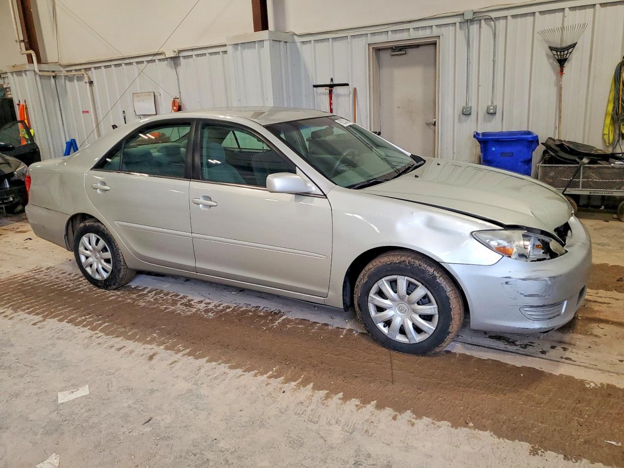 2006 TOYOTA CAMRY LE photo 4