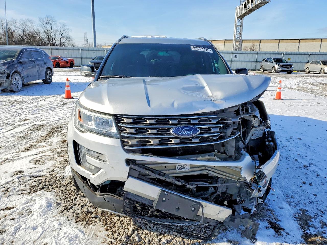 2017 FORD EXPLORER XLT photo 5