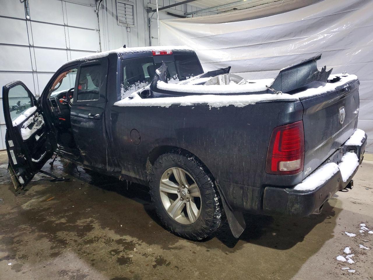 2013 RAM 1500 SPORT photo 2