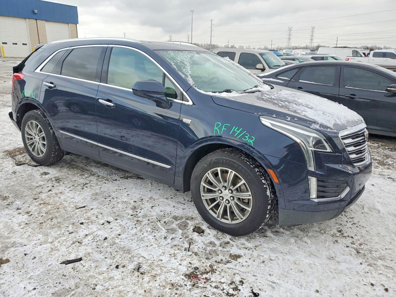 2017 CADILLAC XT5 LUXURY photo 4