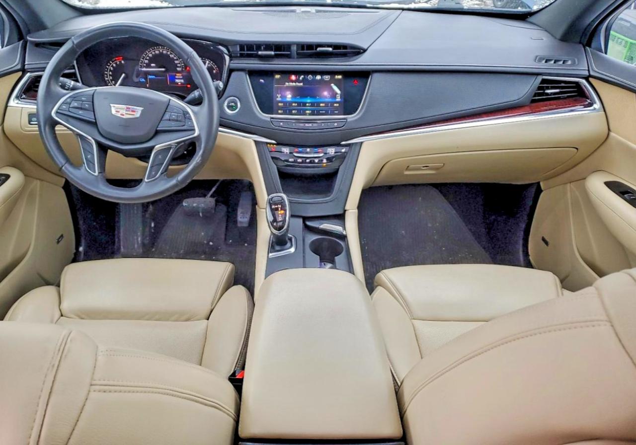 2017 CADILLAC XT5 LUXURY photo 8