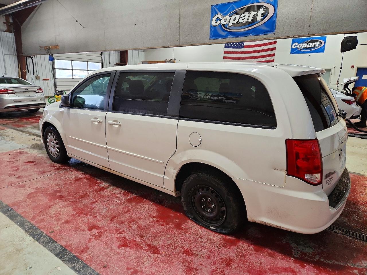 2012 DODGE GRAND CARAVAN SE photo 2
