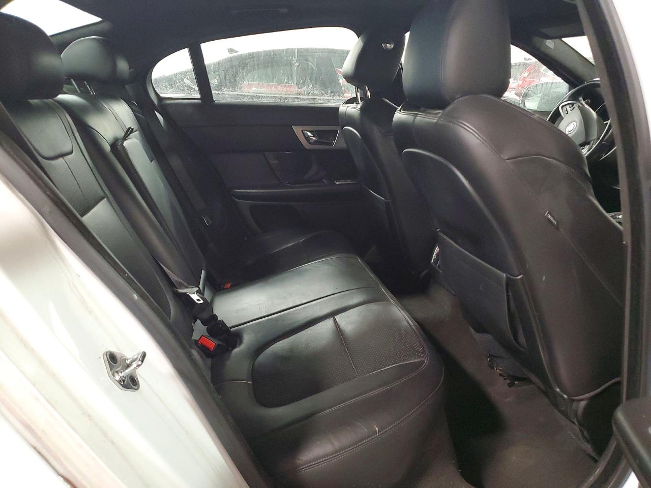 2013 JAGUAR XF photo 10
