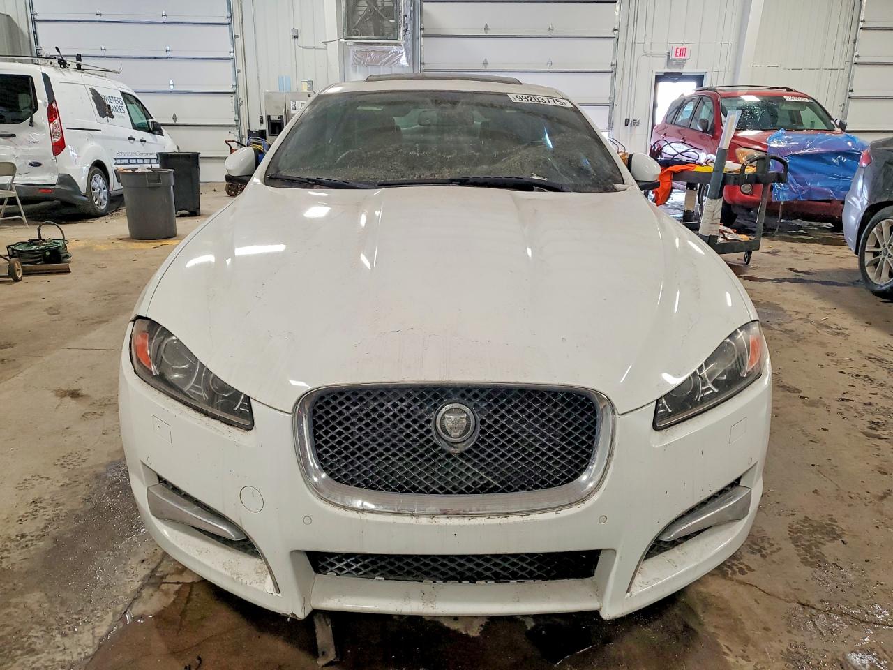 2013 JAGUAR XF photo 5