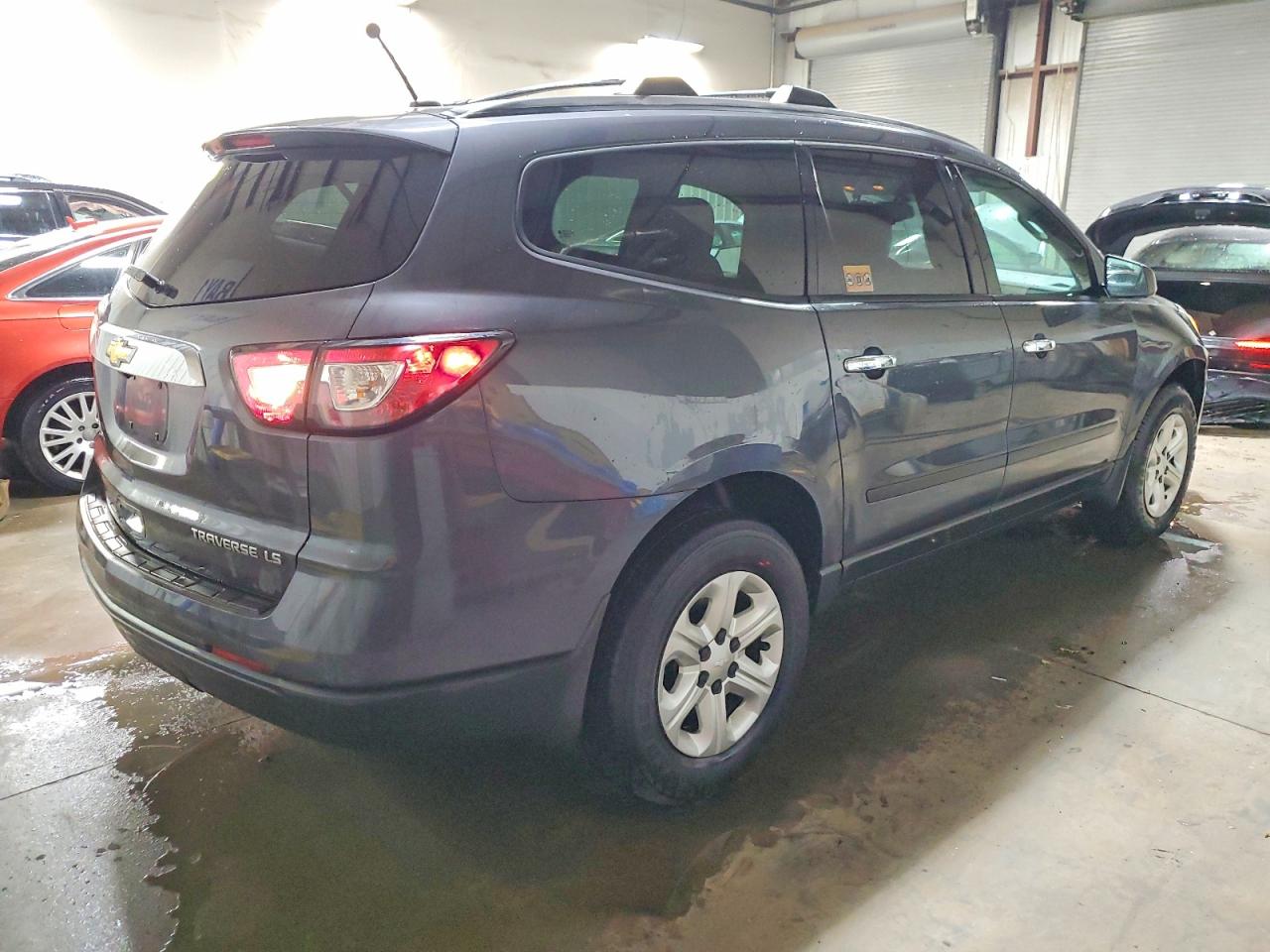 2014 CHEVROLET TRAVERSE LS photo 3