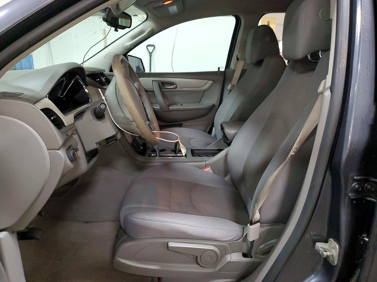 2014 CHEVROLET TRAVERSE LS photo 7