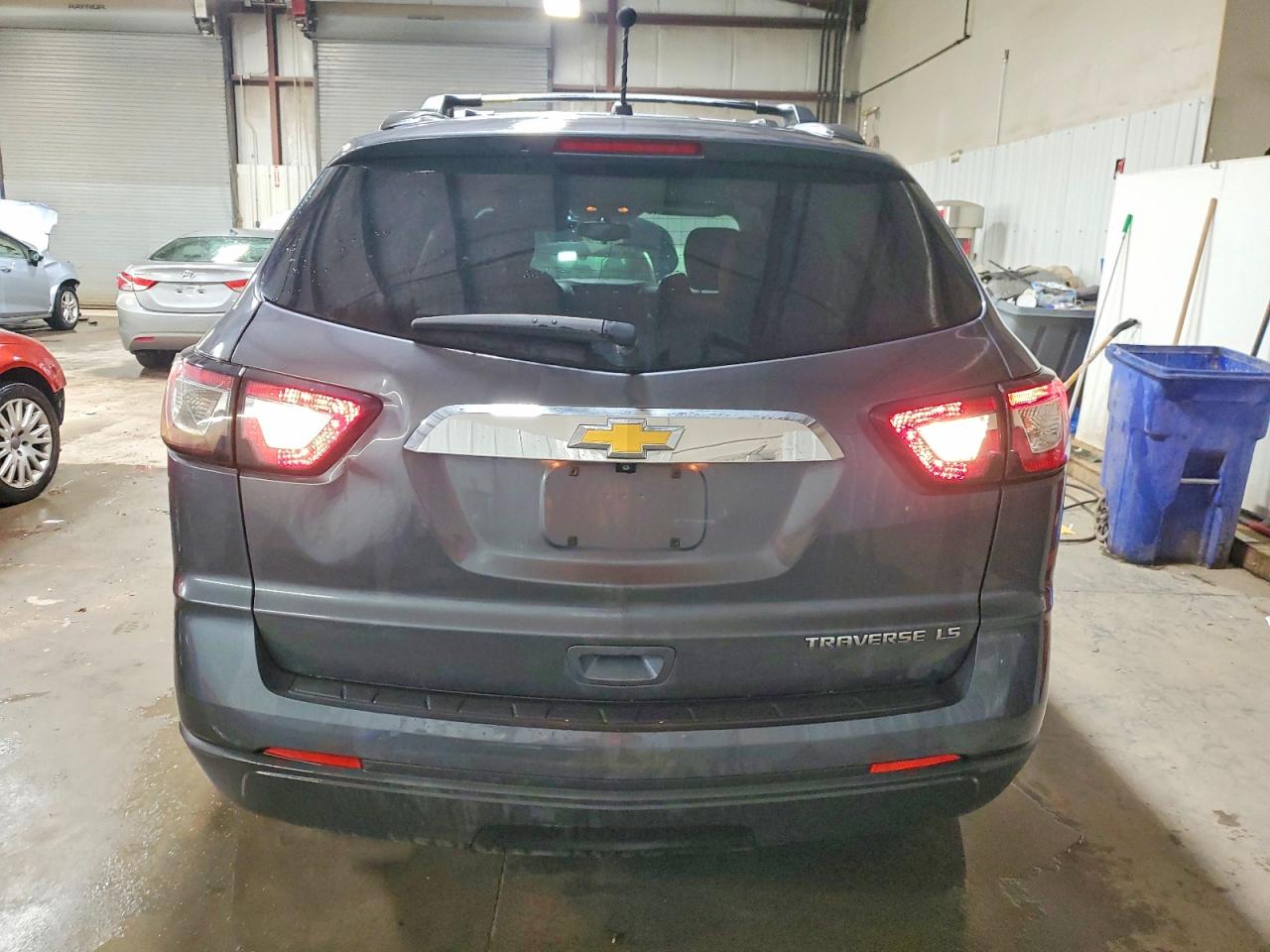 2014 CHEVROLET TRAVERSE LS photo 6