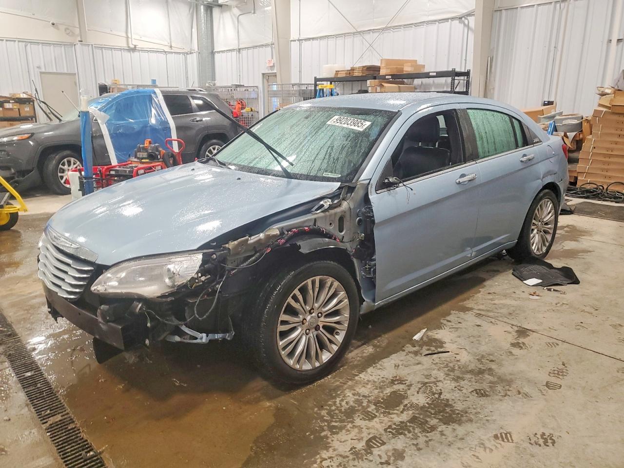 2013 CHRYSLER 200