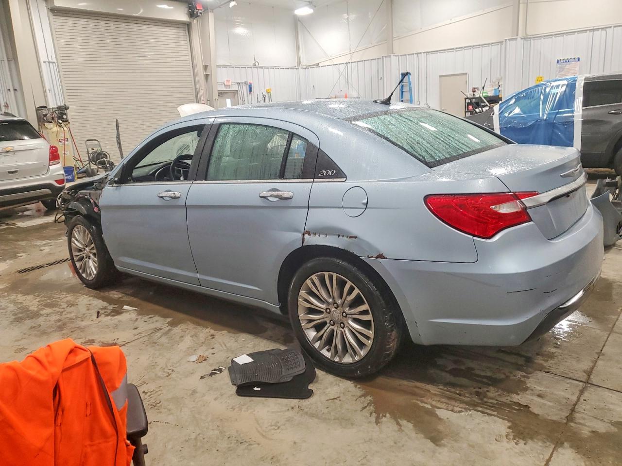2013 CHRYSLER 200 LIMITED photo 2