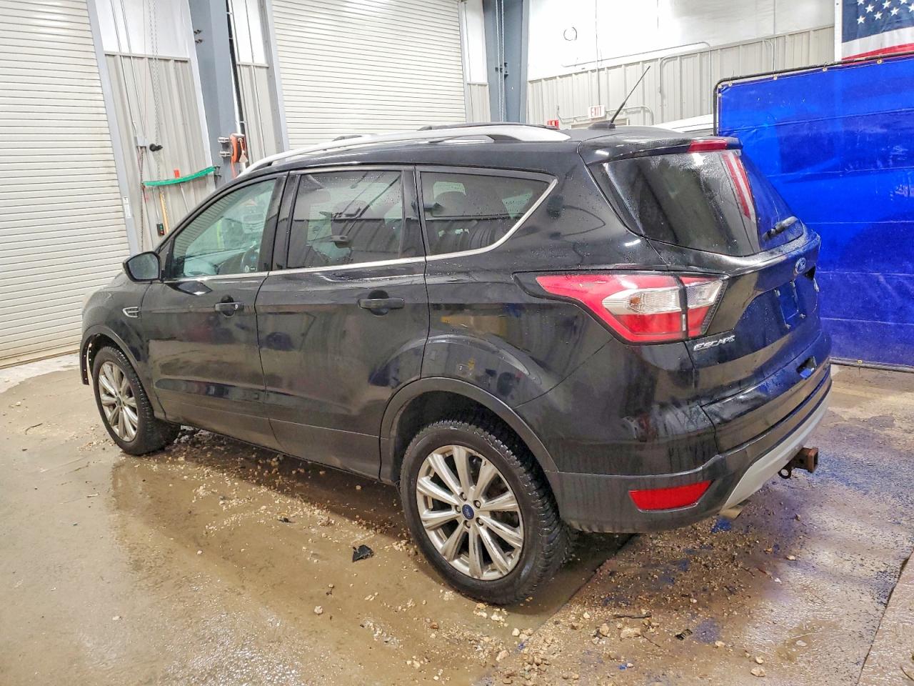2017 FORD ESCAPE TITANIUM photo 2