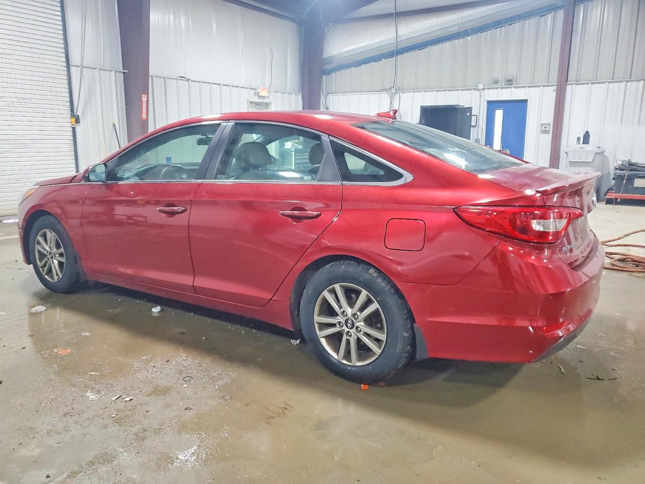 2015 HYUNDAI SONATA SE photo 2